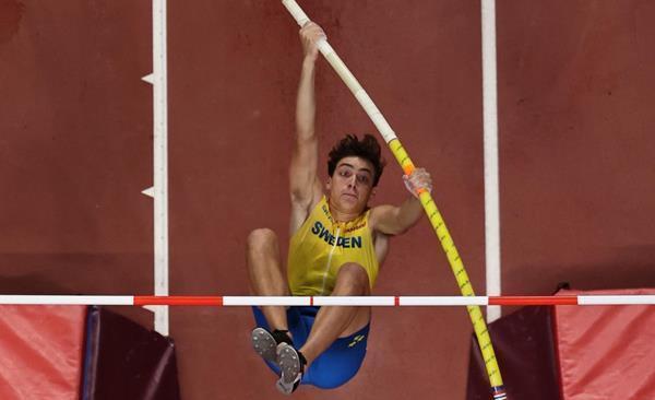  阿扎伦卡在DWG比赛中突破纪录，突破纪录引发热议！